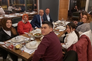 AFADER AKŞAM YEMEĞİNDE BULUŞTU