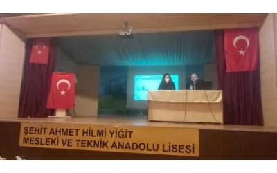 Şehit Ahmet Hilmi Yiğit Mesleki ve Teknik Anadolu Lisesinde Afader önderliğinde Kariyer Günleri Konferansı düzenlendi. 